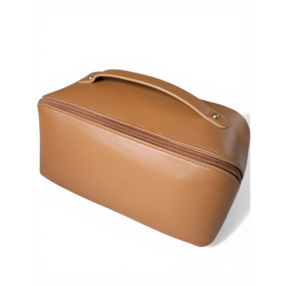 Large Capacity Travel Cosmetic Bag Gold Hardware Camel Minimalist Old Money Chic